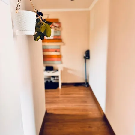 Krasny, Plne Vybaveny S Bezplatnym Parkovanim