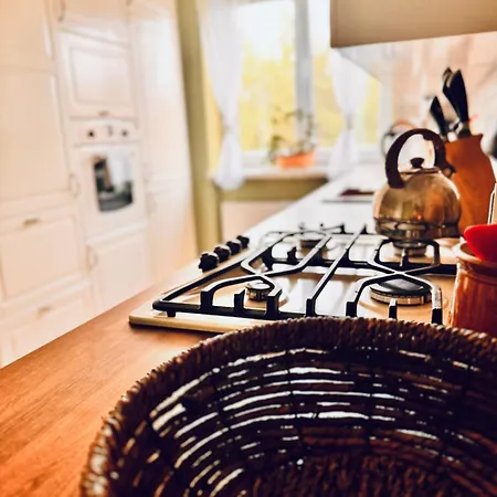 Krasny, Plne Vybaveny S Bezplatnym Parkovanim