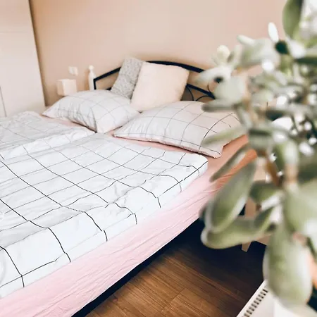 Krasny, Plne Vybaveny S Bezplatnym Parkovanim Appartement Prievidza