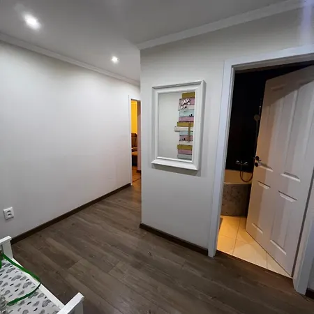 Krasny, Plne Vybaveny S Bezplatnym Parkovanim *