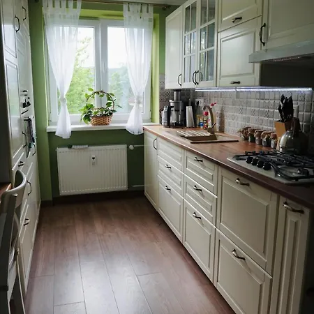 Krasny, Plne Vybaveny S Bezplatnym Parkovanim