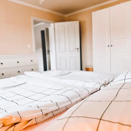 Krasny, Plne Vybaveny S Bezplatnym Parkovanim Appartement Prievidza