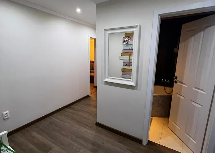 Krasny, Plne Vybaveny S Bezplatnym Parkovanim *